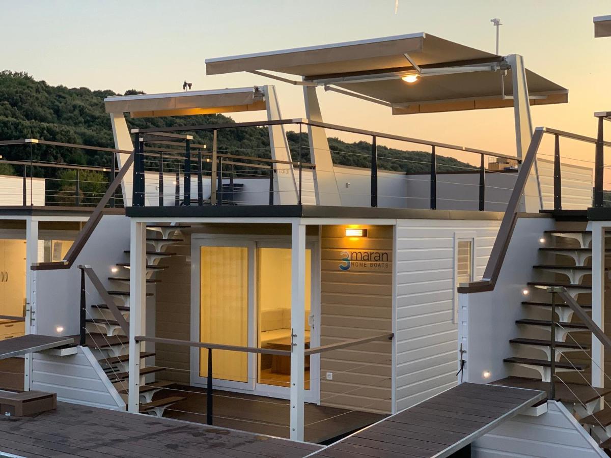 Floating House - Arena 2 * Pula