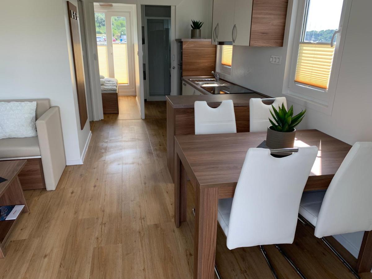 Floating House - Arena 2 Pula