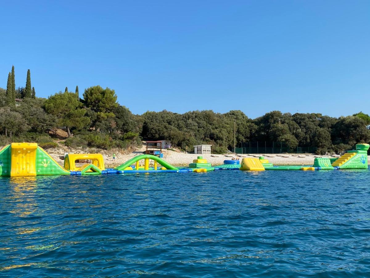Floating House - Arena 2 Ferienhaus Pula