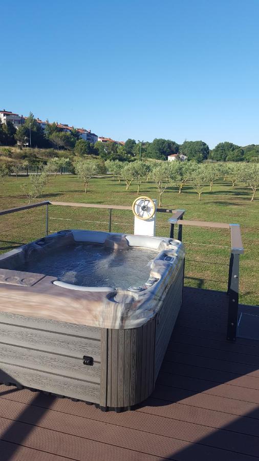 Floating House - Arena 2 * Pula